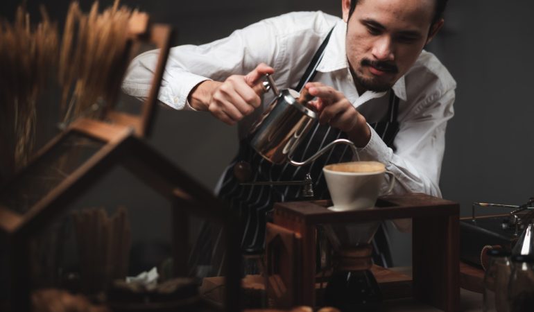 Transformă-ți pasiunea pentru cafea într-un business de cafenea