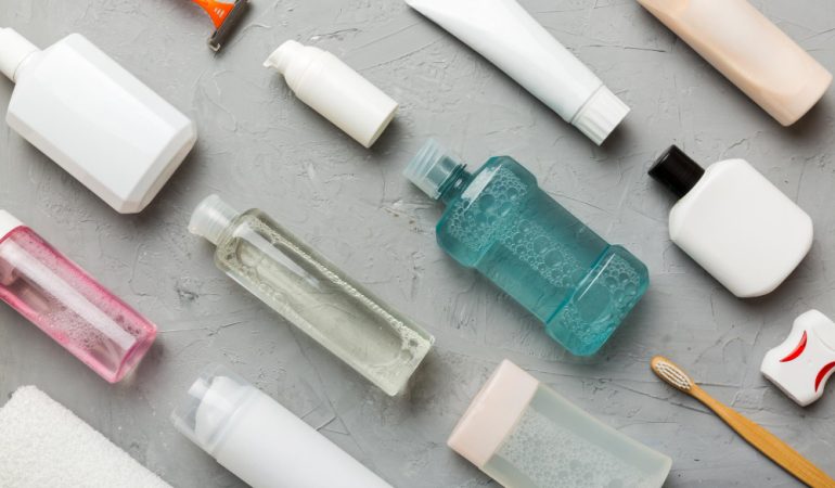 5 produse esențiale pentru îngrijirea unghiilor