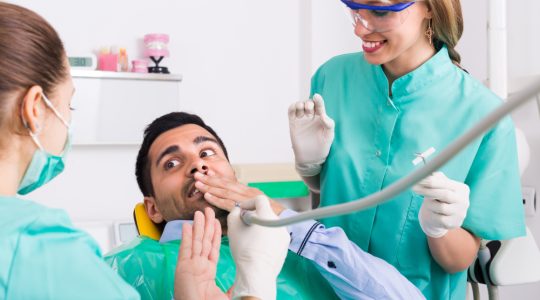 Implantul dentar rapid: Tot ce trebuie să știi