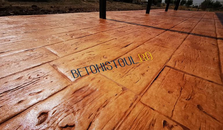 Este posibilă instalarea betonului amprentat acasă?