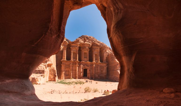 Petra, Orașul de piatră al civilizației Nabateene: Descoperă măreția trecutului