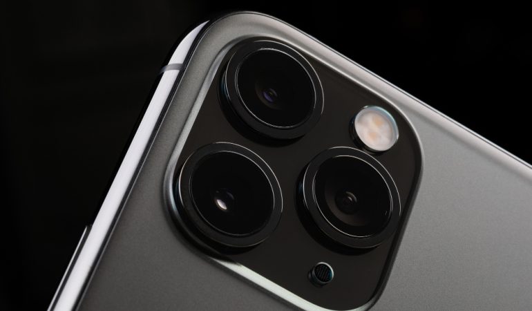 Recenzie iPhone 15 Pro Max: Performanță, Camera și Design de Top în 2023