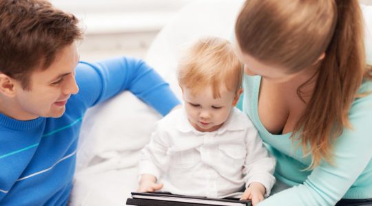 Ghid practic pentru monitorizarea dezvoltării bebelușului tău