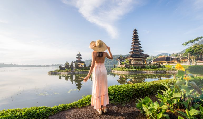 Bali, Perla Indoneziei: O Călătorie prin Cultură, Plaje și Aventură