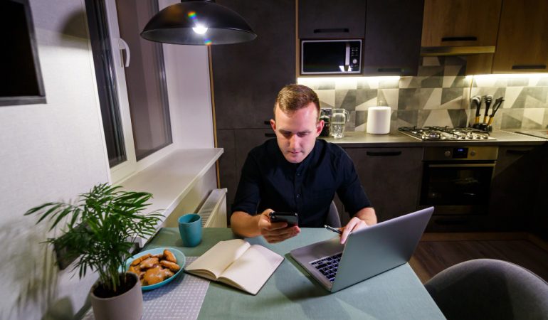 Maximizarea productivității la domiciliu: Sfaturi pentru lucrul de acasă