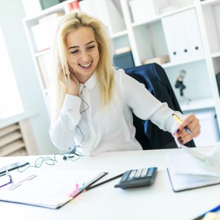 Cum să negociezi salarii și beneficii ca o femeie de afaceri