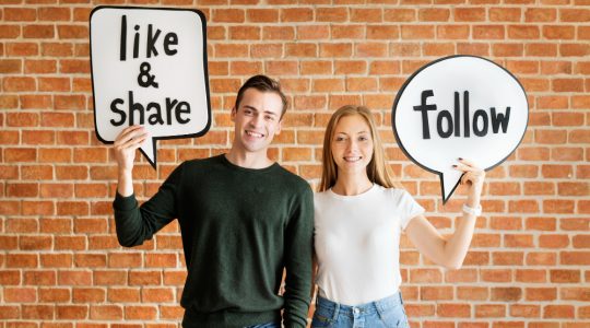 Artă verbală: cum să compui descrieri creative pentru Facebook