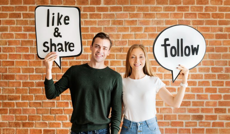 Artă verbală: cum să compui descrieri creative pentru Facebook