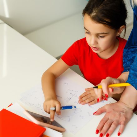 Cum să îți pregătești copilul pentru examenele de admitere