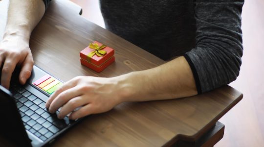 Cum să îți deschizi propriul magazin online cu buget redus