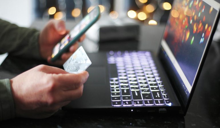 Cum să faci bani din redirecționarea traficului web