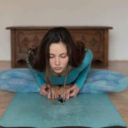 Ghid simplu pentru începători în yoga și meditație