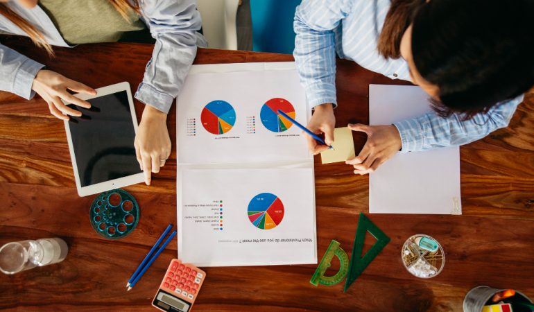 Revenue share în marketplace-uri B2C: modele și calcule concrete