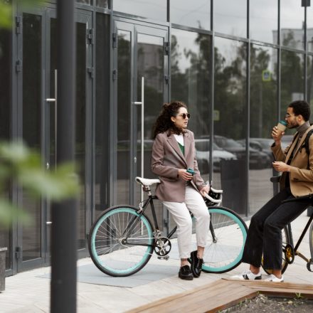 Tur al cafenelelor cu design industrial în oraș