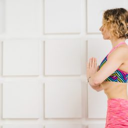 5 exerciții care îți vor tonifia brațele și spatele
