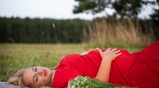 Tratamente naturiste pentru reducerea durerilor menstruale