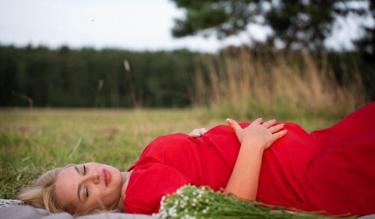 Tratamente naturiste pentru reducerea durerilor menstruale