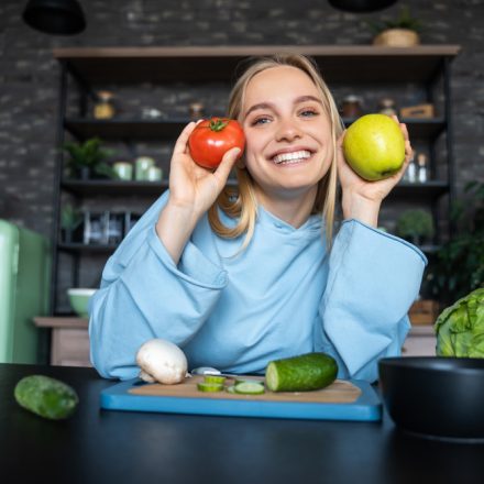 Alimentația intuitivă și rolul ei în sănătatea pe termen lung