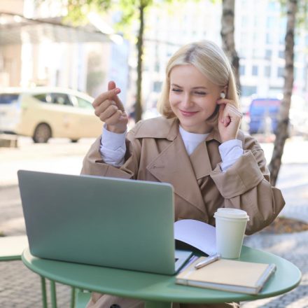 Munca hibridă ca nouă normă socială